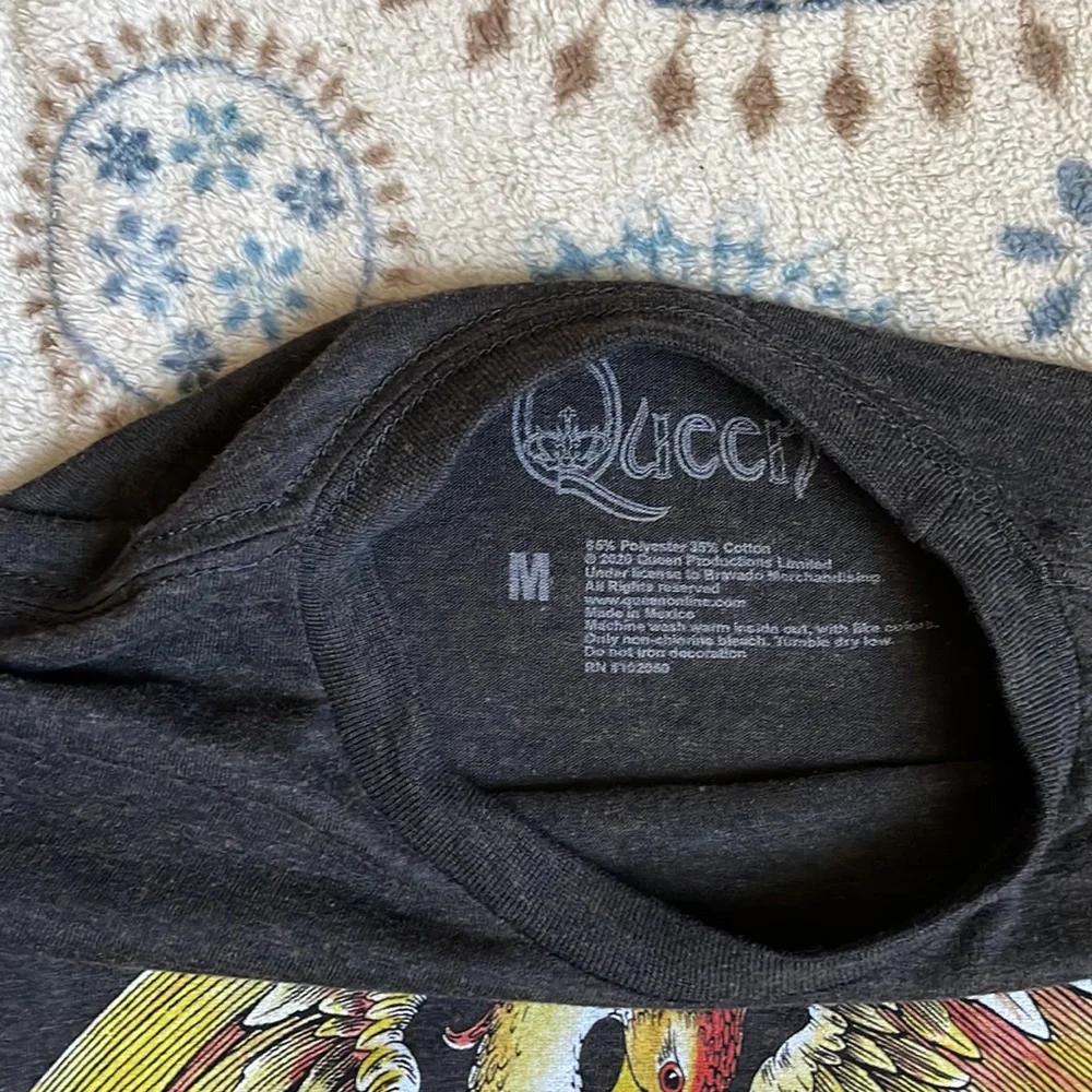 Queen tee - Picture 3 of 3